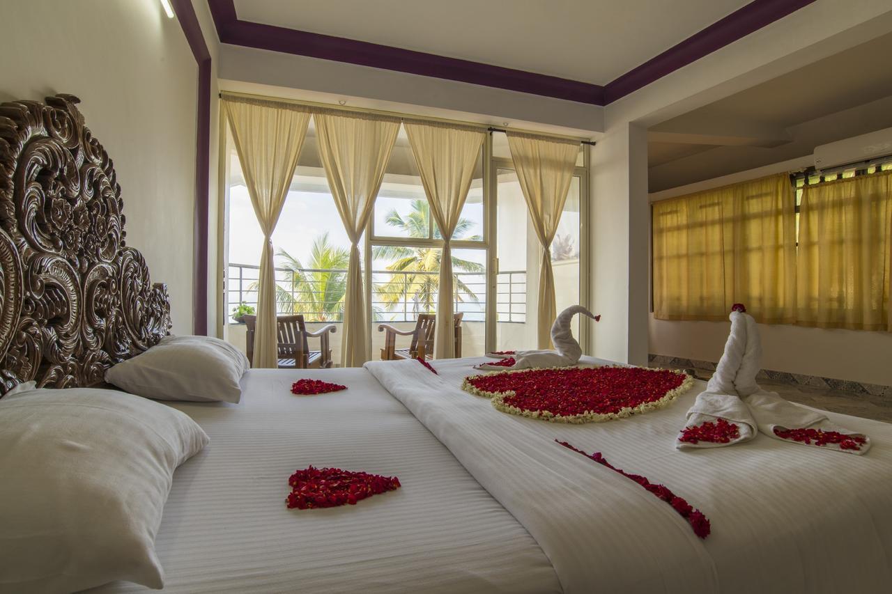 Surya Beach Resort Kovalam Exterior foto